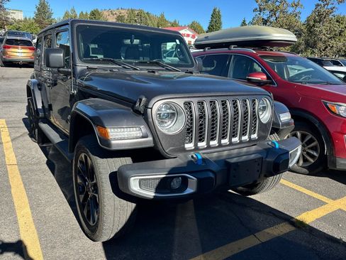 Used 2022 Jeep Wrangler Unlimited Sahara AWD/4WD image 2