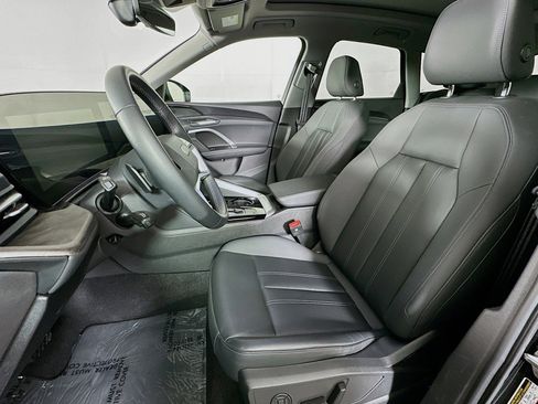 Used 2025 Audi Q5 Premium w/ Convenience Package image 18