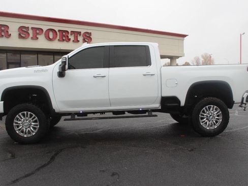 Used 2020 Chevrolet Silverado 2500 High Country w/ Technology Package image 7