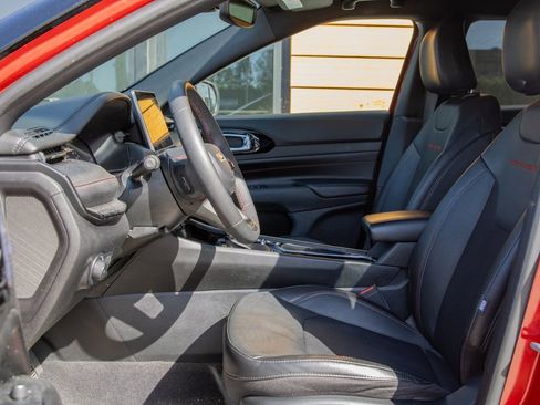 Used 2023 Jeep Compass Trailhawk image 6