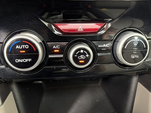 Used 2020 Subaru Forester Premium AWD/4WD image 23