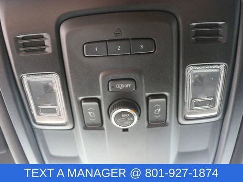 Used 2022 GMC Yukon Denali image 32