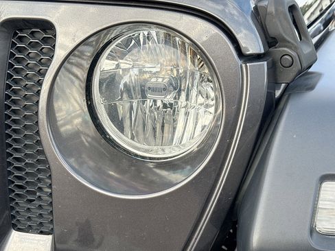 Used 2019 Jeep Wrangler Unlimited Sport S image 9