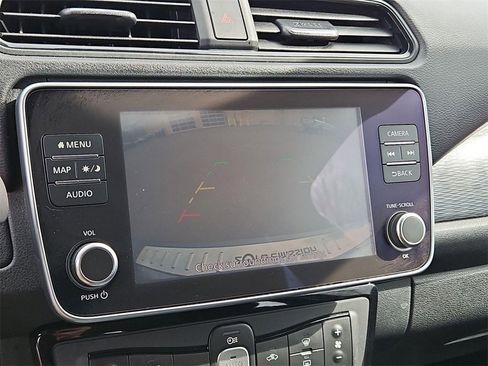 Used 2020 Nissan Leaf SV w/ Protection Package image 19