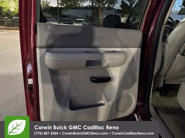 Used 2009 GMC Sierra 2500 SLE w/ Convenience Package AWD/4WD image 30