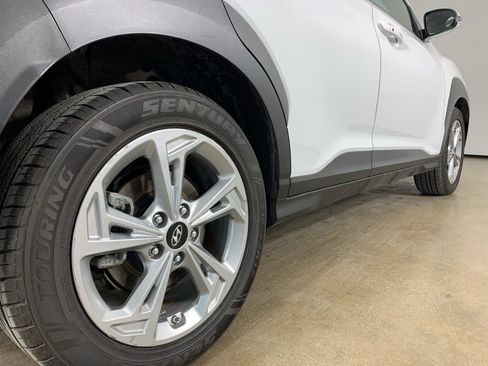 Used 2023 Hyundai Kona SEL image 9