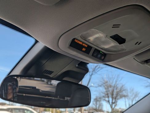 Used 2025 Chevrolet Trax LT w/ LT Convenience Package image 31