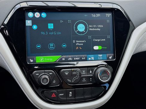 Used 2019 Chevrolet Bolt Premier w/ Infotainment Package FWD image 9