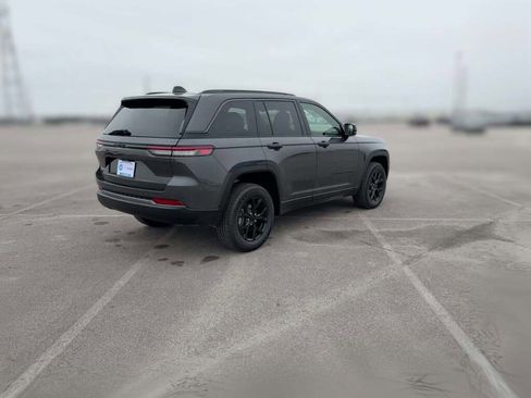 New 2026 Jeep Grand Cherokee Altitude image 12