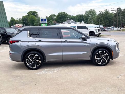 Used 2023 Mitsubishi Outlander SEL AWD/4WD image 4