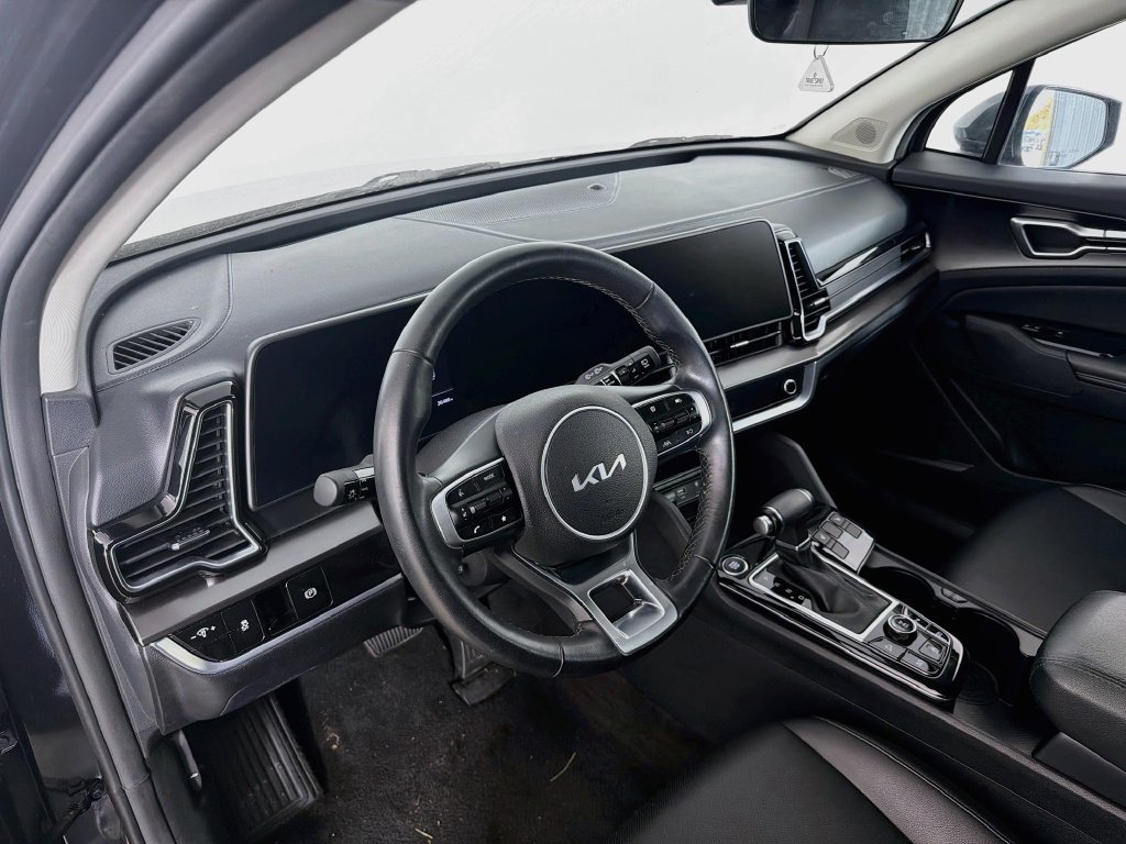 Used 2024 Kia Sportage EX AWD/4WD image 9