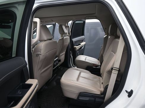 Used 2023 Ford Expedition XLT AWD/4WD image 20