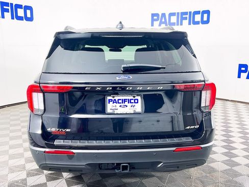 Used 2025 Ford Explorer Active image 9
