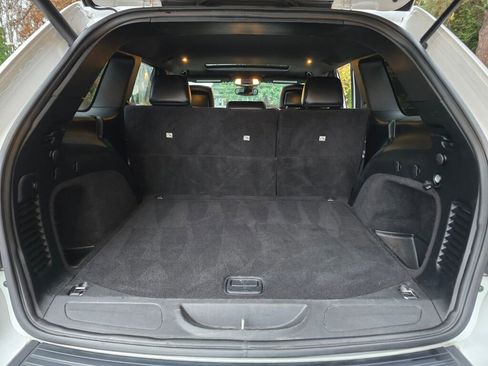 Used 2019 Jeep Grand Cherokee Altitude image 15