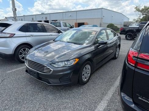 Used 2019 Ford Fusion S FWD image 6