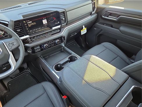 New 2025 GMC Sierra 2500 SLT w/ SLT Premium Package image 12