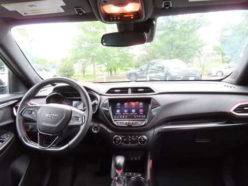 Used 2023 Chevrolet TrailBlazer RS w/ Convenience Package AWD/4WD image 15