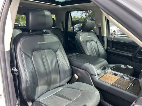 Used 2019 Ford Expedition Platinum RWD image 43