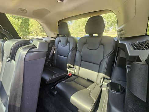Used 2017 Volvo XC90 T6 Momentum w/ Vision Package AWD/4WD image 32