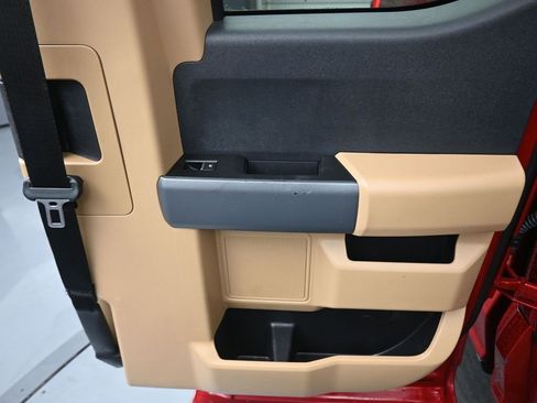 Used 2021 Ford F150 Lariat w/ Trailer Tow Package image 44