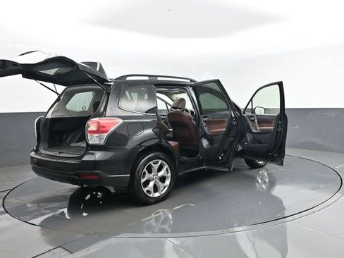 Used 2017 Subaru Forester 2.5i Touring AWD/4WD image 31