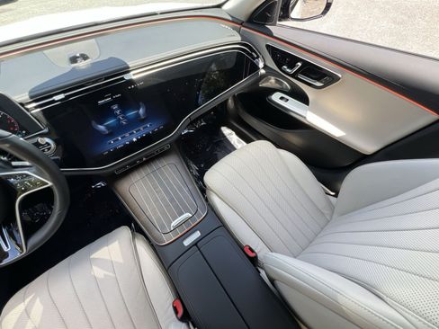 Certified 2024 Mercedes-Benz E 350 4MATIC Sedan image 14