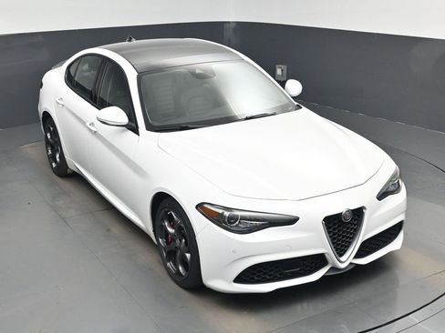 Used 2018 Alfa Romeo Giulia Ti Sport w/ Quick Order Package 22S Sport image 38