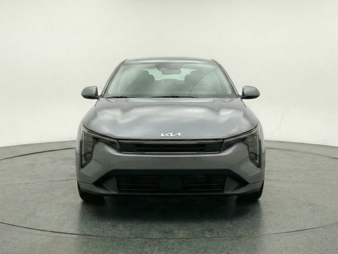 Used 2025 Kia K4 FWD image 2