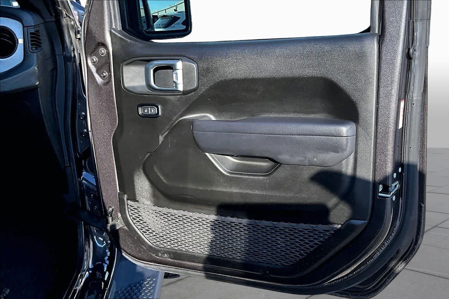Used 2025 Jeep Wrangler Unlimited Sport AWD/4WD image 23