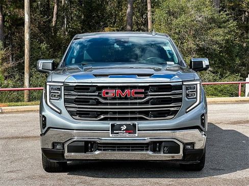 Used 2025 GMC Sierra 1500 SLT image 3