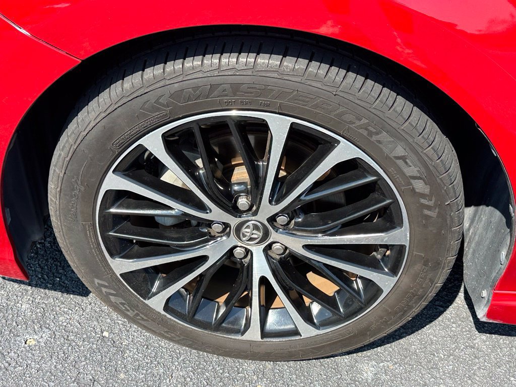 Used 2020 Toyota Camry SE FWD image 32
