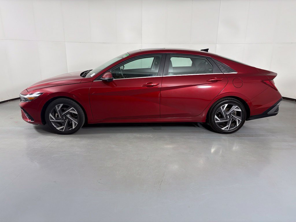 Used 2024 Hyundai Elantra Limited FWD image 5