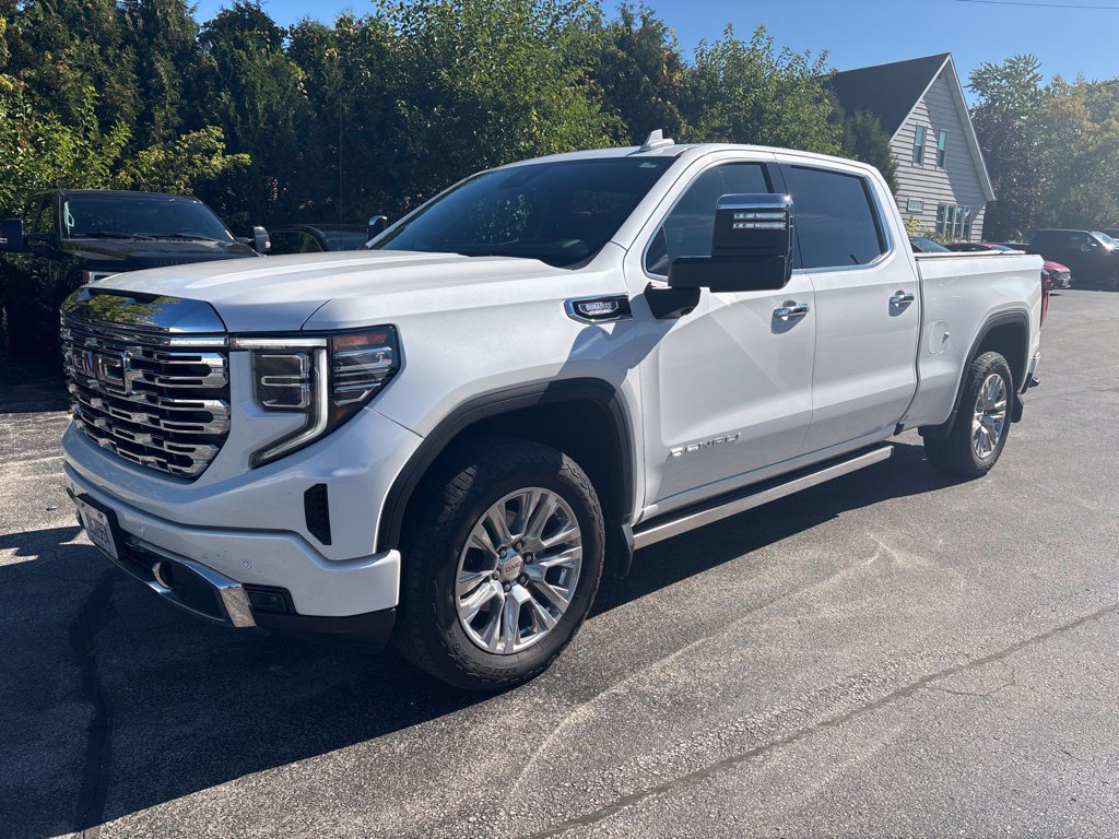 Used 2024 GMC Sierra 1500 Denali w/ Technology Package AWD/4WD image 1