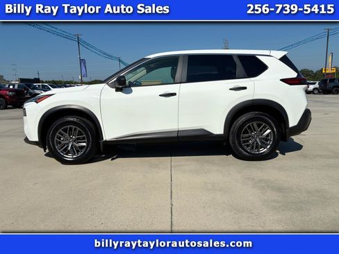Used 2021 Nissan Rogue S FWD image 1