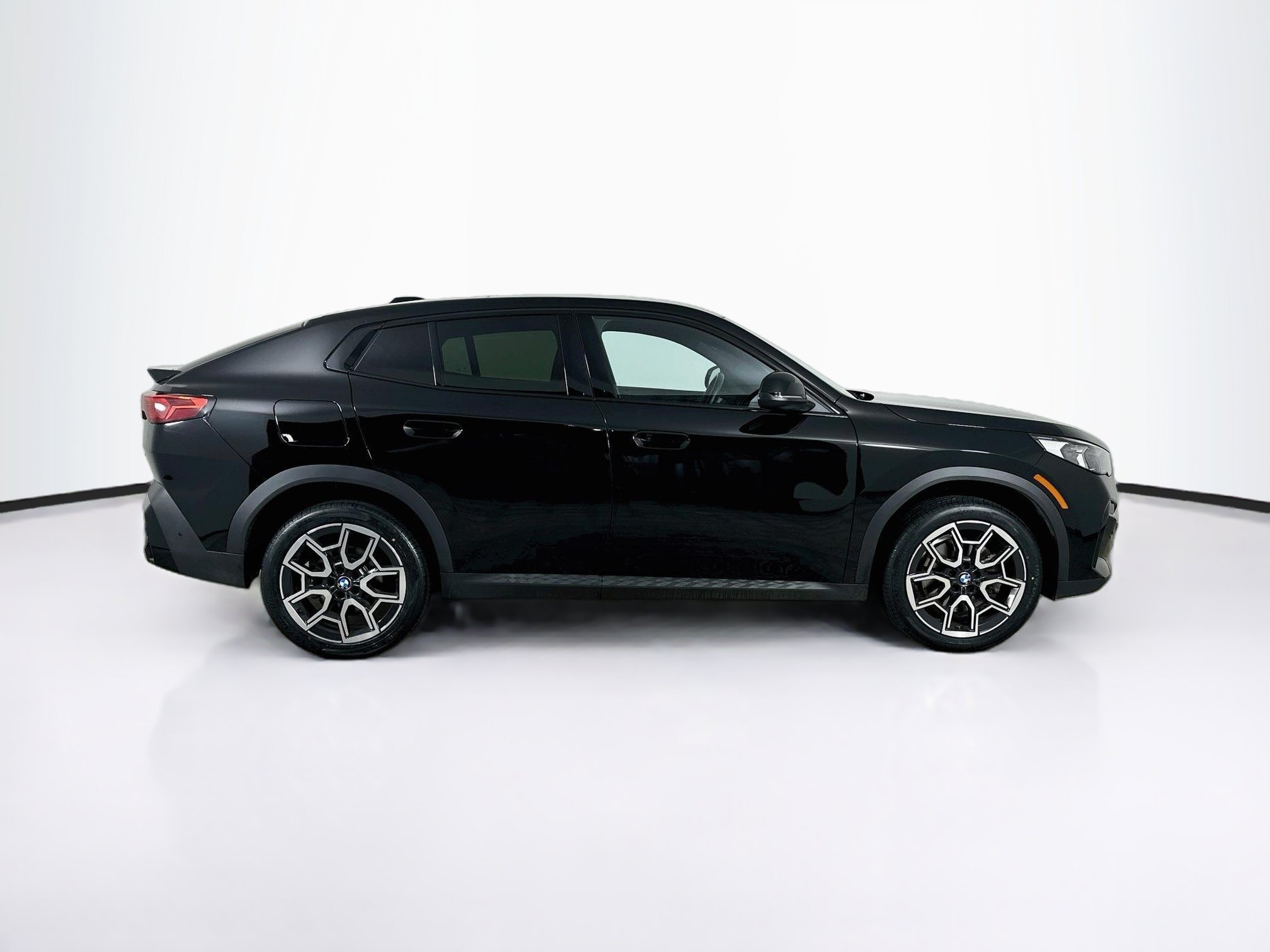 Used 2026 BMW X2 xDrive28i AWD/4WD image 10