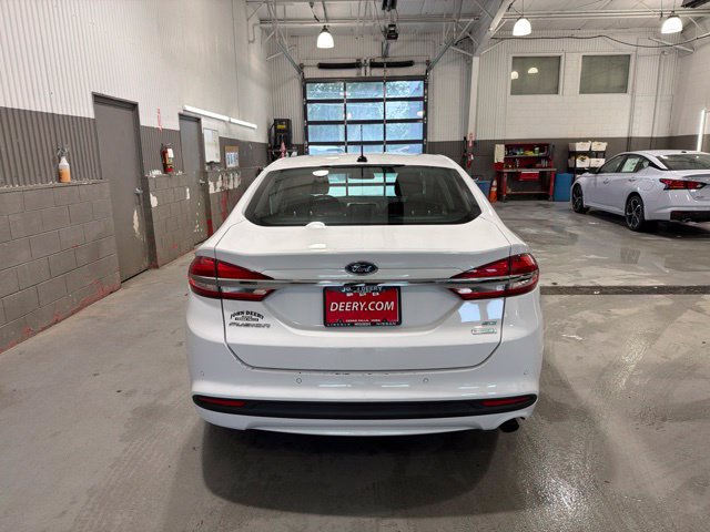 Used 2018 Ford Fusion SE w/ Fusion SE Technology Package FWD image 4