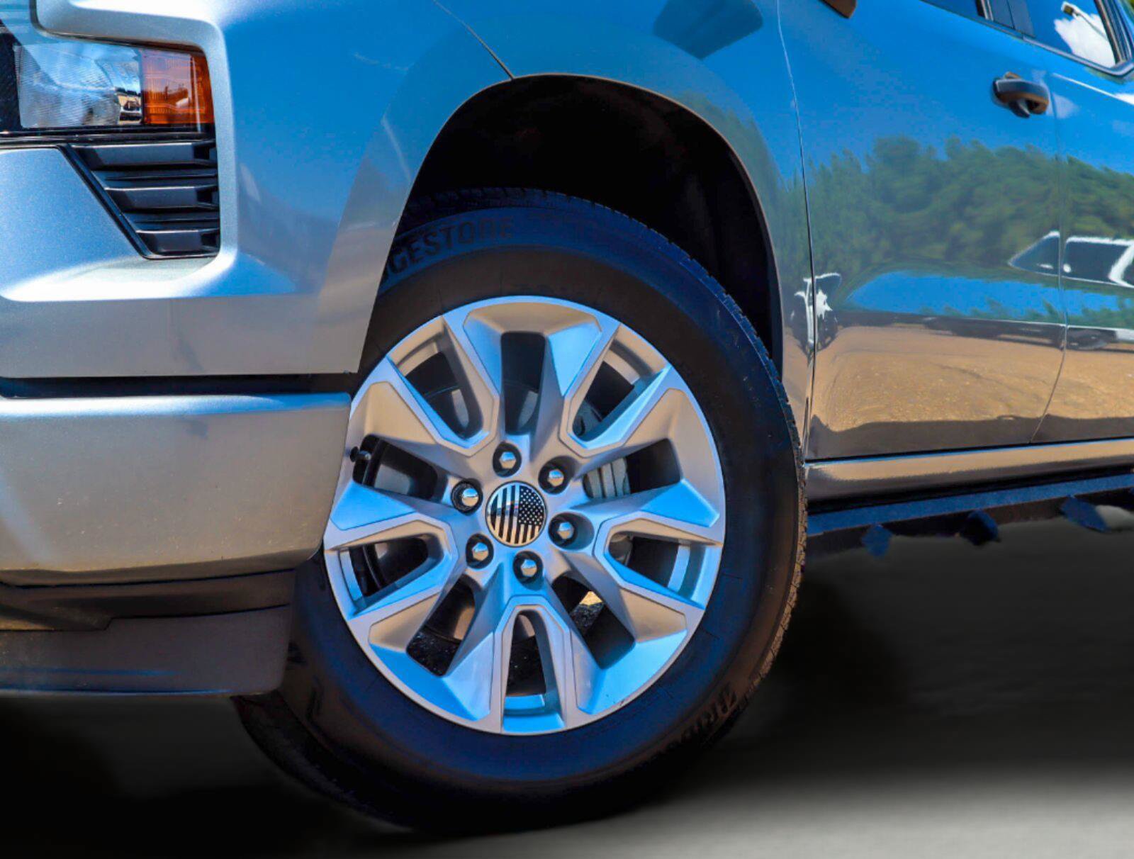 Used 2025 Chevrolet Silverado 1500 Custom RWD image 2