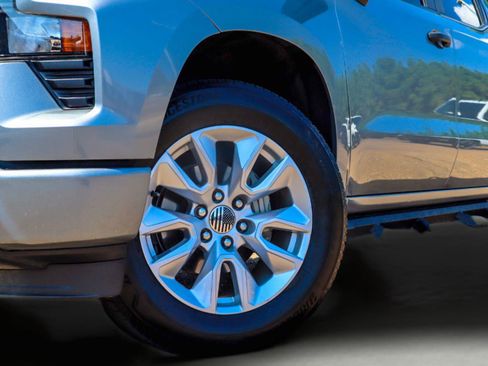 Used 2025 Chevrolet Silverado 1500 Custom RWD image 2