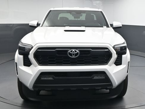 New 2025 Toyota Tacoma TRD Sport image 2