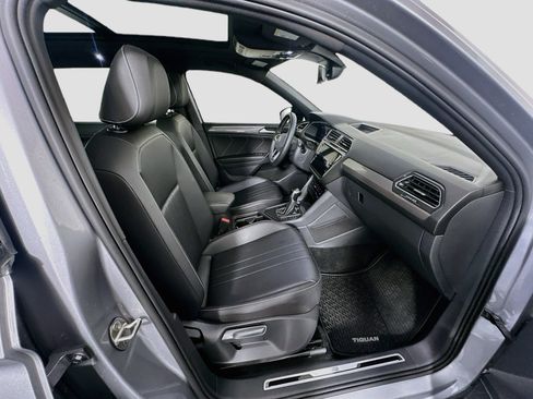 Used 2023 Volkswagen Tiguan SE R-Line FWD image 33