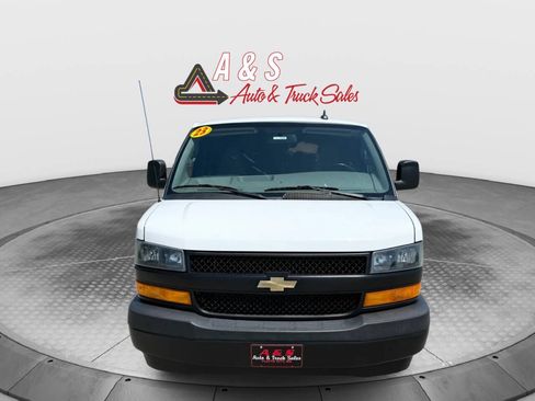 Used 2023 Chevrolet Express 3500 Extended w/ Driver Convenience Package RWD image 2