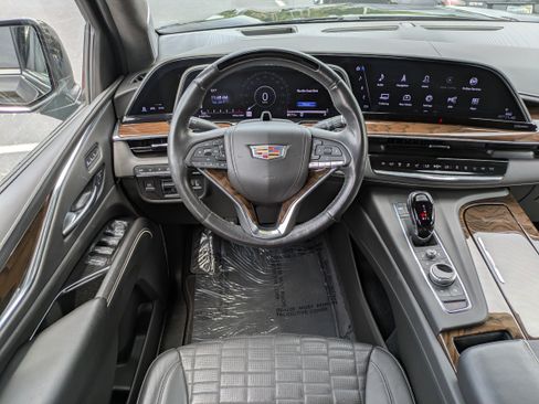 Certified 2024 Cadillac Escalade ESV Premium Luxury Platinum AWD/4WD image 15