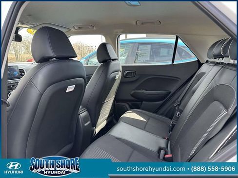 Certified 2023 Hyundai Venue Limited w/ Cargo Package image 13