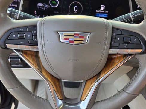 Used 2021 Cadillac Escalade Premium Luxury Platinum AWD/4WD image 29