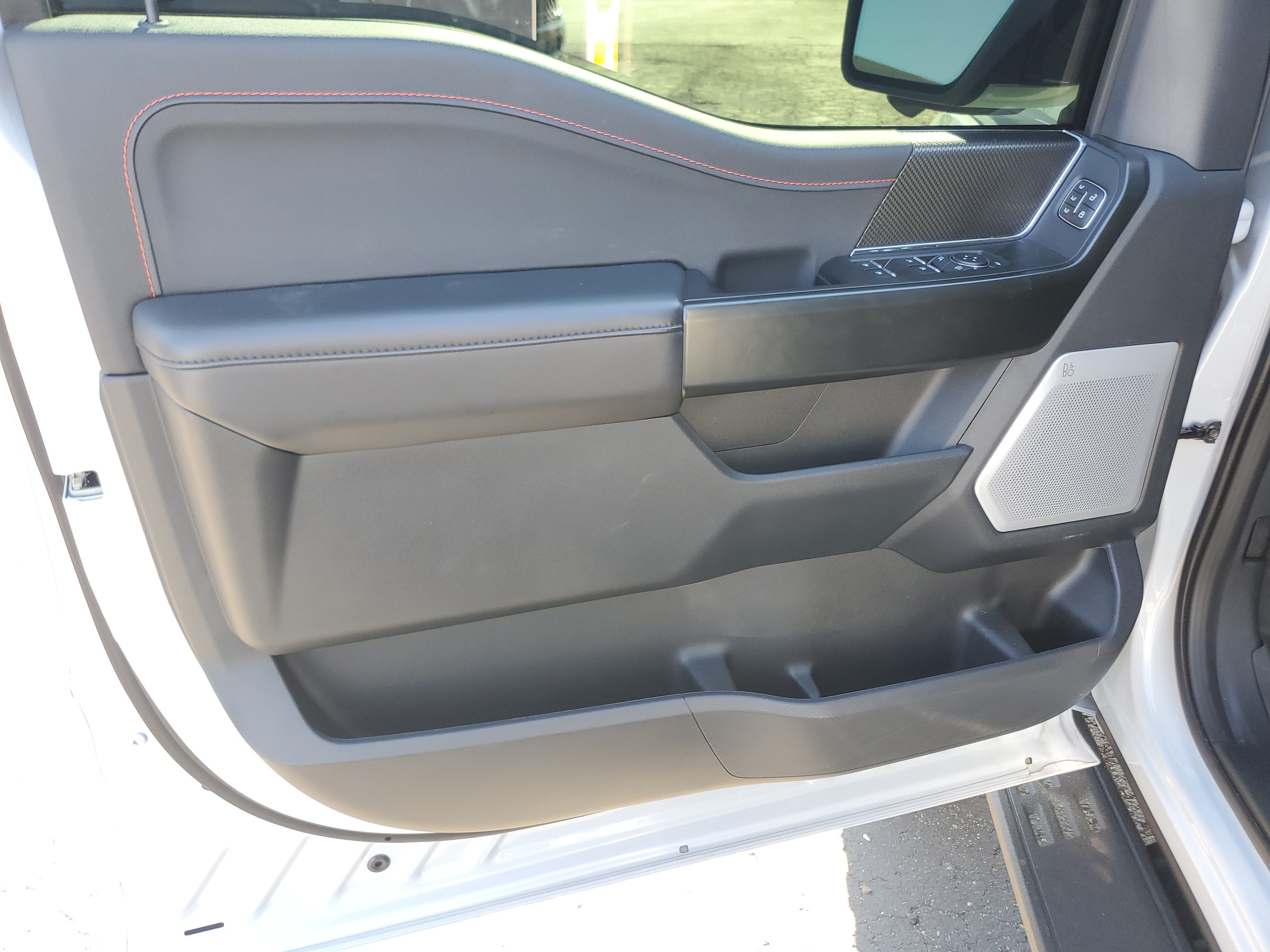 Used 2025 Ford F150 Raptor AWD/4WD image 10