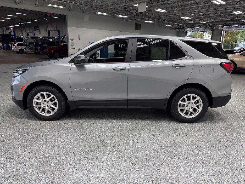 Used 2024 Chevrolet Equinox LT AWD/4WD image 4
