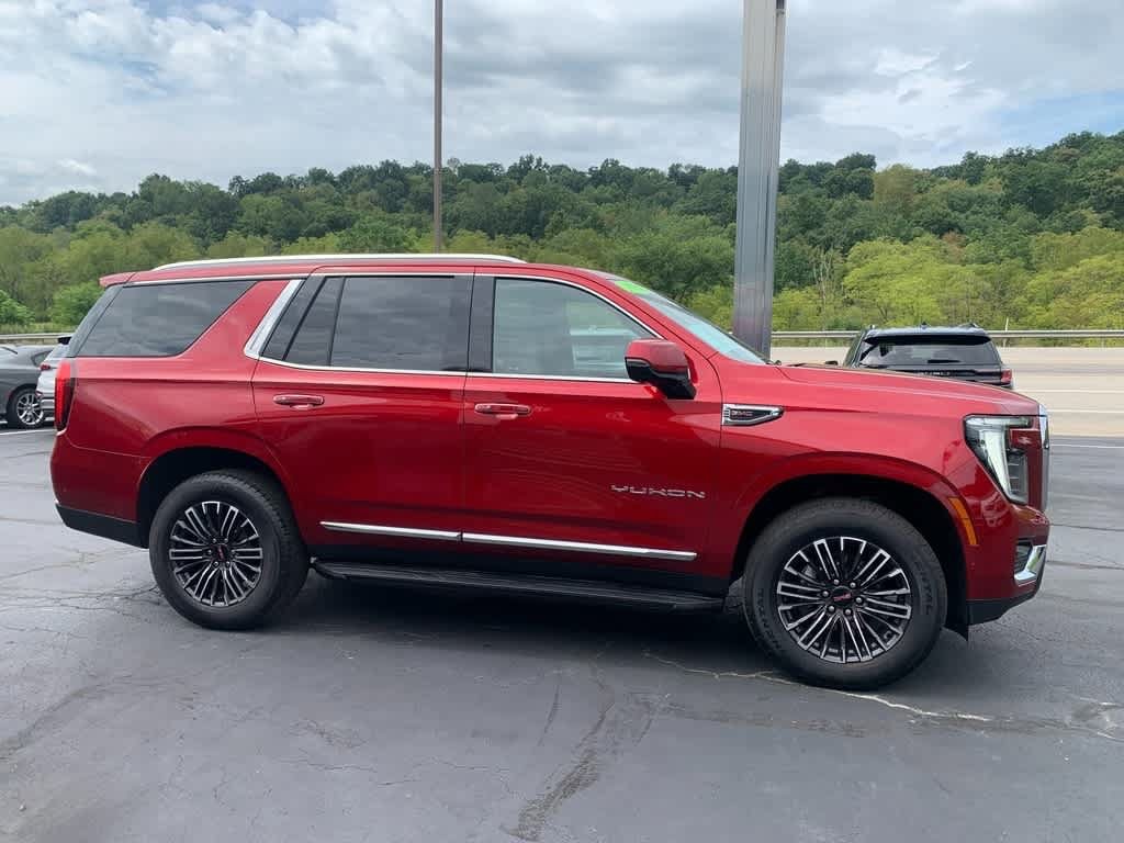 Used 2025 GMC Yukon Elevation w/ Technology Package AWD/4WD image 6