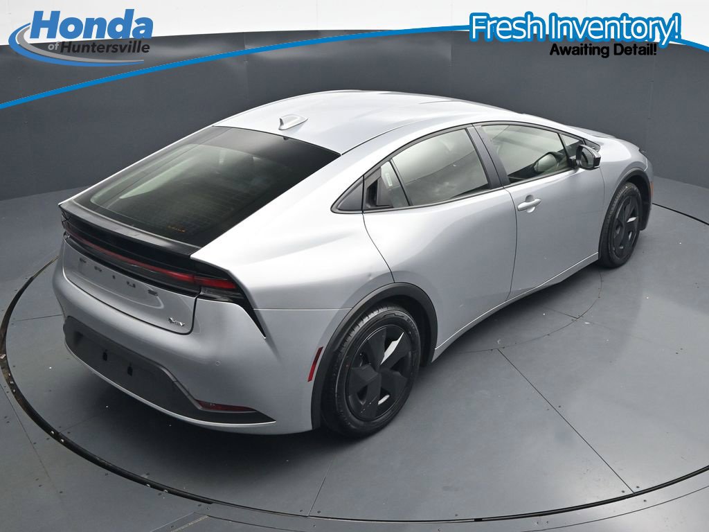 Used 2025 Toyota Prius LE FWD image 25