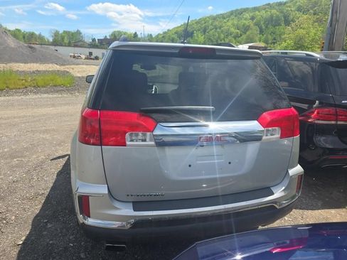 Used 2017 GMC Terrain SLE w/ Chrome Package FWD image 6