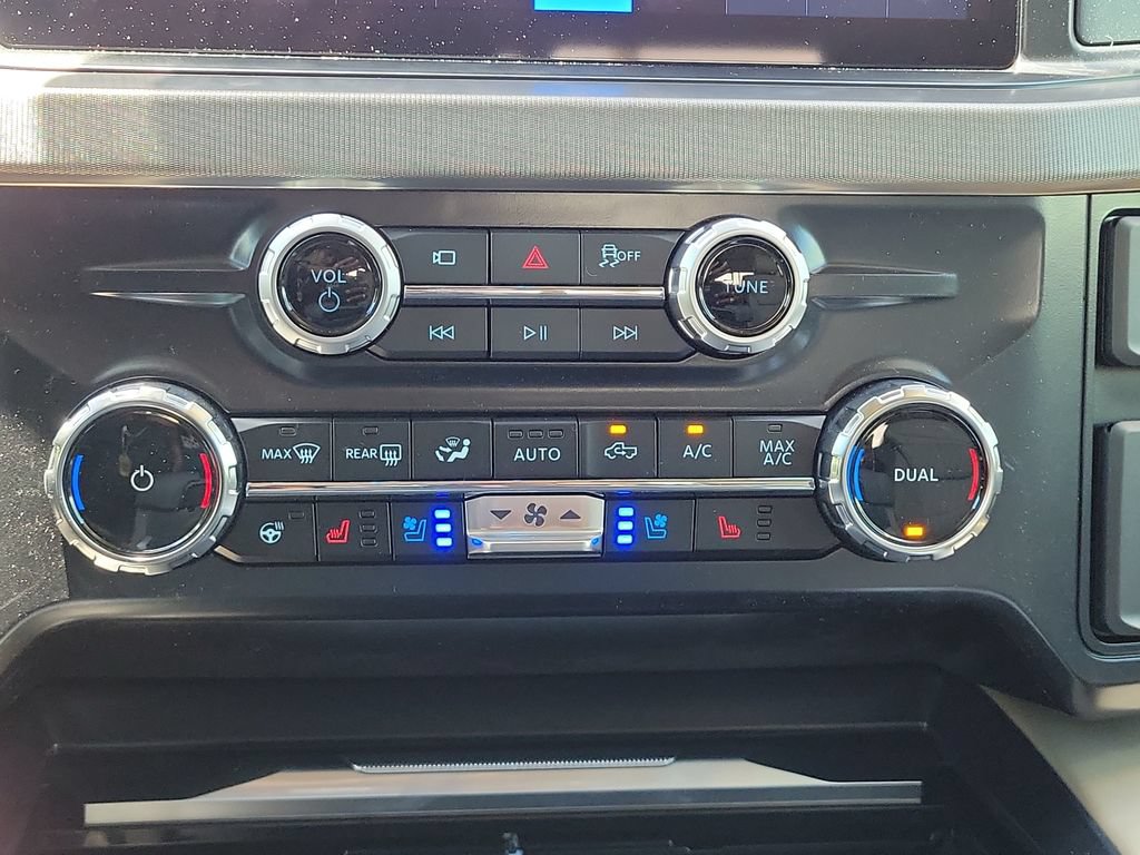 New 2026 Ford F250 Platinum w/ Platinum Plus Package AWD/4WD image 23